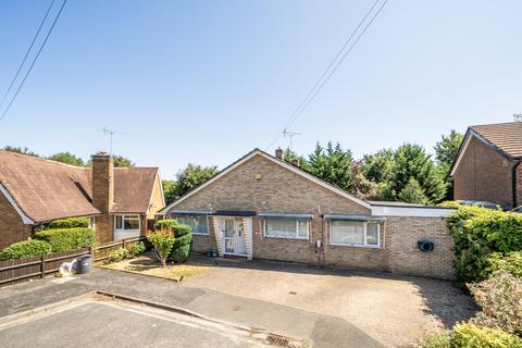 5 bed property, in Elgin Drive, £1,295,000