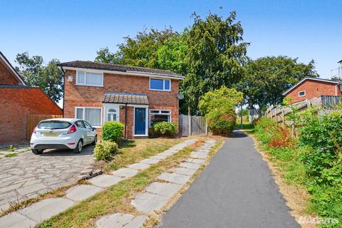 2 bed property, in Cherry Blossom Road, £180,000