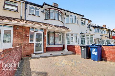 4 bed property, in Ascot Gardens, £500,000