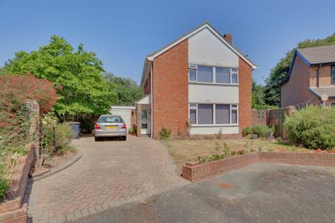 4 bed property, in Hamilton Close, £475,000
