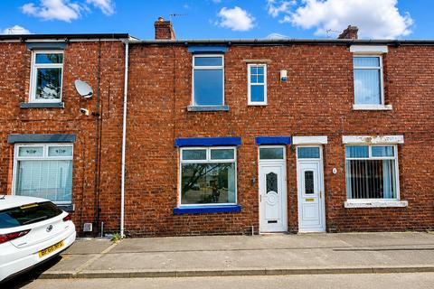 3 bed property, in Peases Row, £69,000