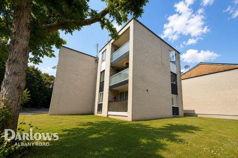 2 bed property, in Awel Mor, £125,000