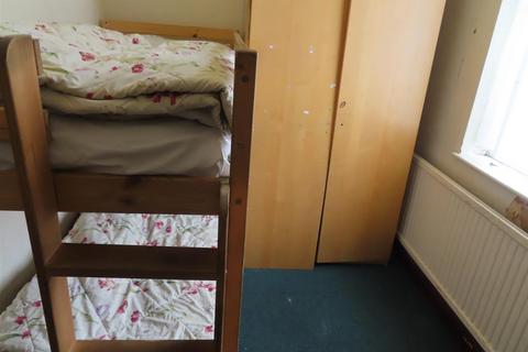 3 bed property, in Heaton Street, £290,000