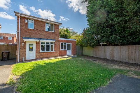 3 bed property, in Packwood Close, £230,000
