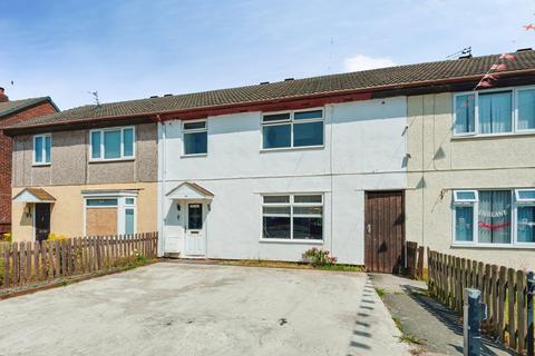 4 bed property, in Cunningham Road, £190,000
