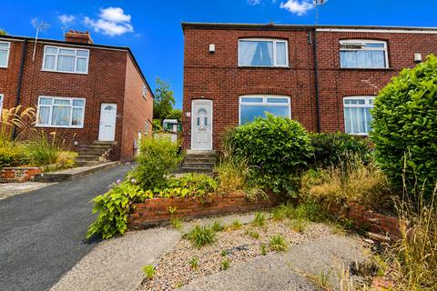 2 bed property, in Blue Hill Crescent, £185,000