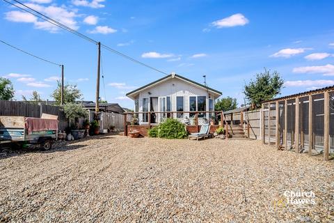 3 bed property, in Bridgemarsh Lane, £275,000