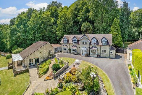 3 bed property, in Manor Road, £1,000,000