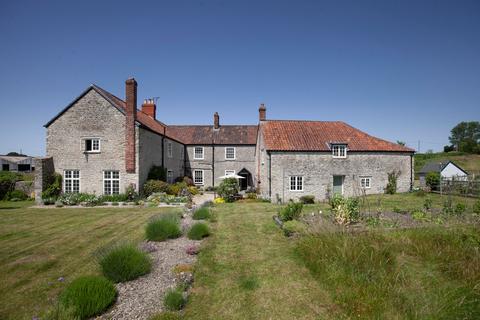 6 bed property, in Swainsford, £1,000,000