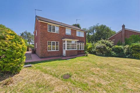 5 bed property, in St. James Road, £395,000