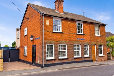 4 bed property, in The Street, £475,000