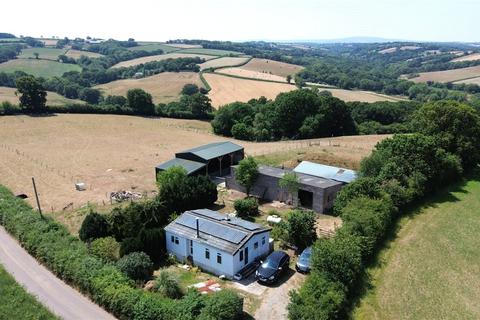 3 bed property, in 31.17 Acres - Yeoford, £440,000