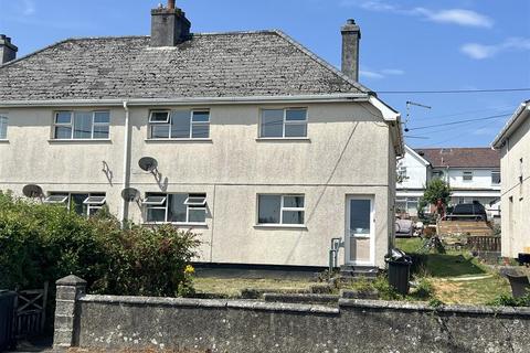 1 bed property, in Polkyth Road, £70,000