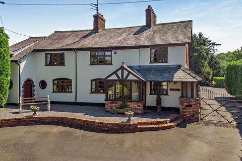 4 bed property, in Windsor Holloway, £975,000