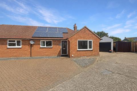 2 bed property, in Cornwall Gardens, £400,000