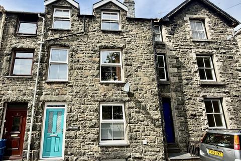 4 bed property, in Arwynfa, £199,995