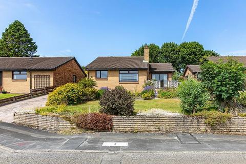 2 bed property, in 4, £230,000