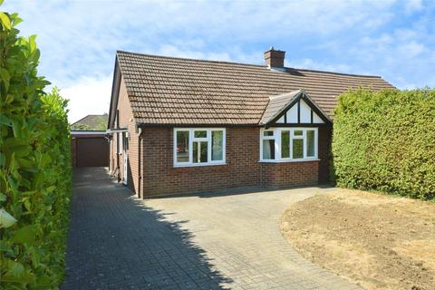 2 bed property, in Heath Row, £425,000