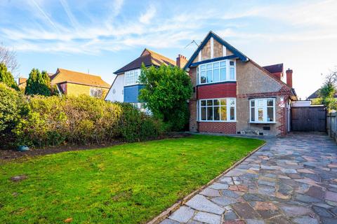 3 bed property, in Malden Way, £625,000