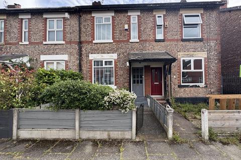 2 bed property, in School Road, £285,000