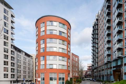 3 bed property, in Flat 519, £385,000
