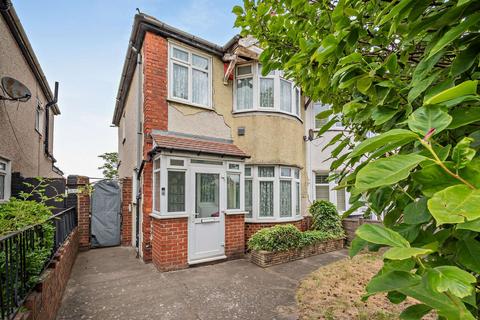 3 bed property, in East Rochester Way, £410,000