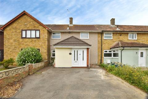 2 bed property, in Chesterford Gardens, £300,000