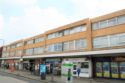 2 bed property, in London Road, £115,000