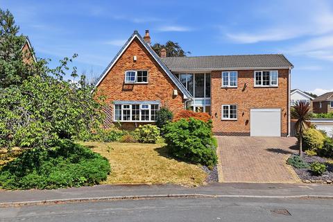 4 bed property, in Westfield Court, £675,000