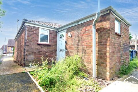 1 bed property, in 29A High Street, £95,000