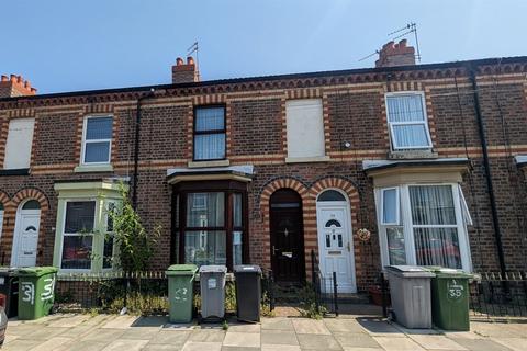 2 bed property, in Paterson Street, £80,000