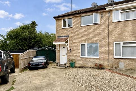 3 bed property, in Anderson Close, £270,000