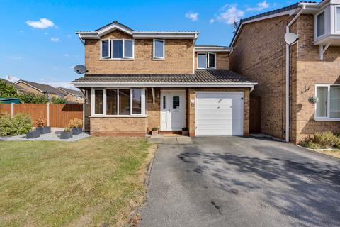 4 bed property, in Spey Close, £300,000