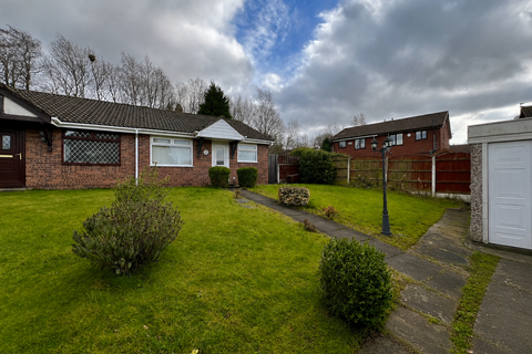 3 bed property, in Dovestone Crescent, £250,000