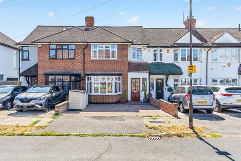 3 bed property, in Seymour Avenue, £550,000