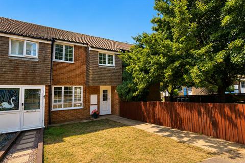 2 bed property, in Pelham Rise, £279,950