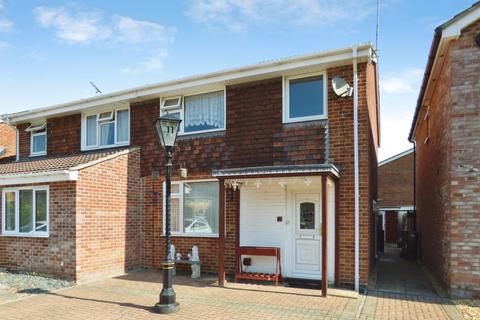 3 bed property, in Navigators Way, £315,000