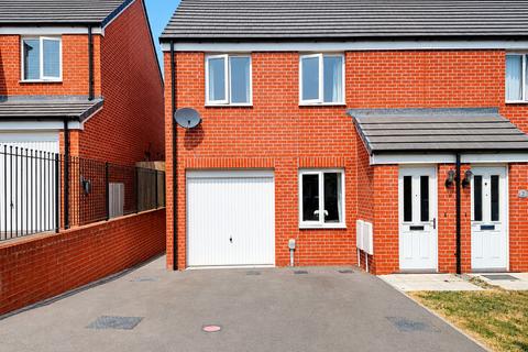 3 bed property, in Ffordd Llanbedr, £265,000