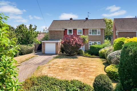 4 bed property, in College Street, £500,000