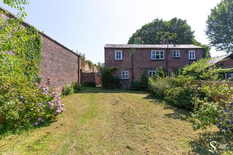 3 bed property, in The Avenue, £375,000