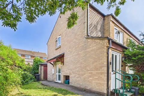 2 bed property, in Vincent Close, £110,000