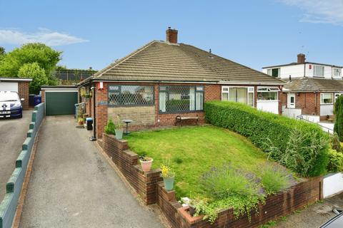 2 bed property, in Gill Bank Road, £180,000