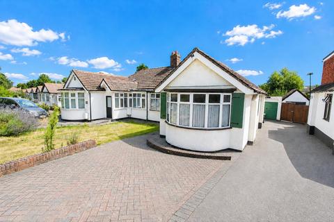 2 bed property, in Plough Lane, £450,000