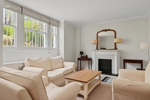 1 bed property, in Phillimore Gardens W8, £925,000