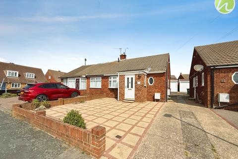 2 bed property, in The Glen, £300,000