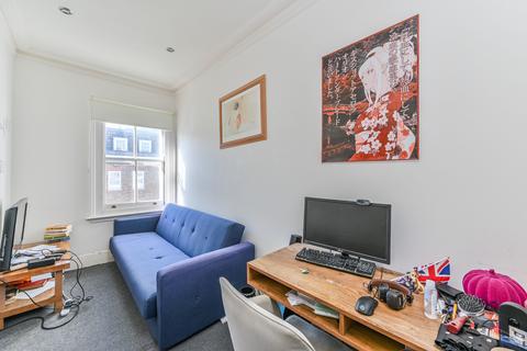 2 bed property, in Rita Road, £385,000