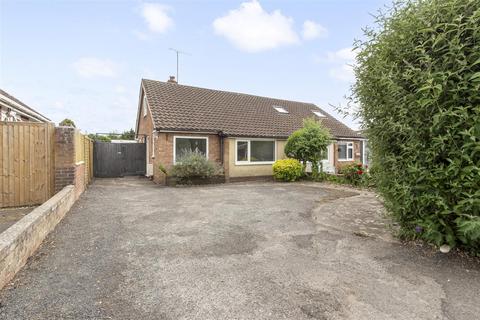 2 bed property, in Rogate Road, £350,000
