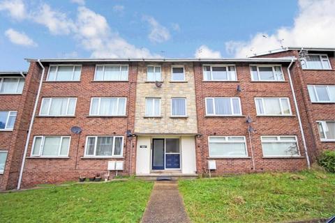 2 bed property, in Ridgeway Road, £140,000