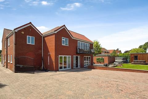 5 bed property, in Front Street, £770,000