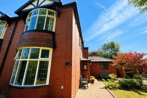 3 bed property, in Cragg Road, £525,000